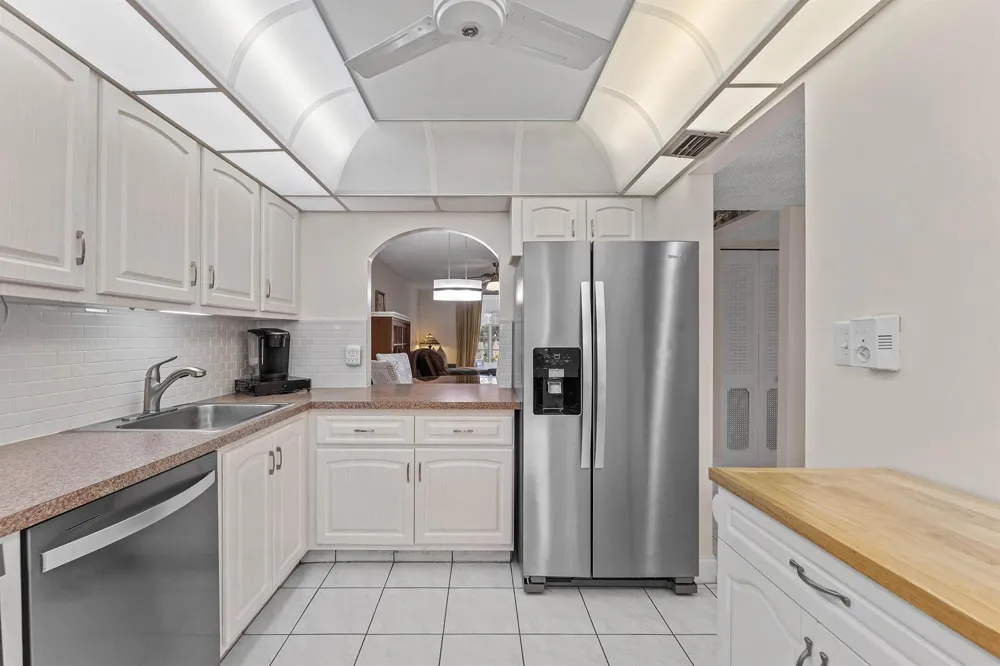 3251 Holiday Springs Boulevard #206 Margate, FL 33063