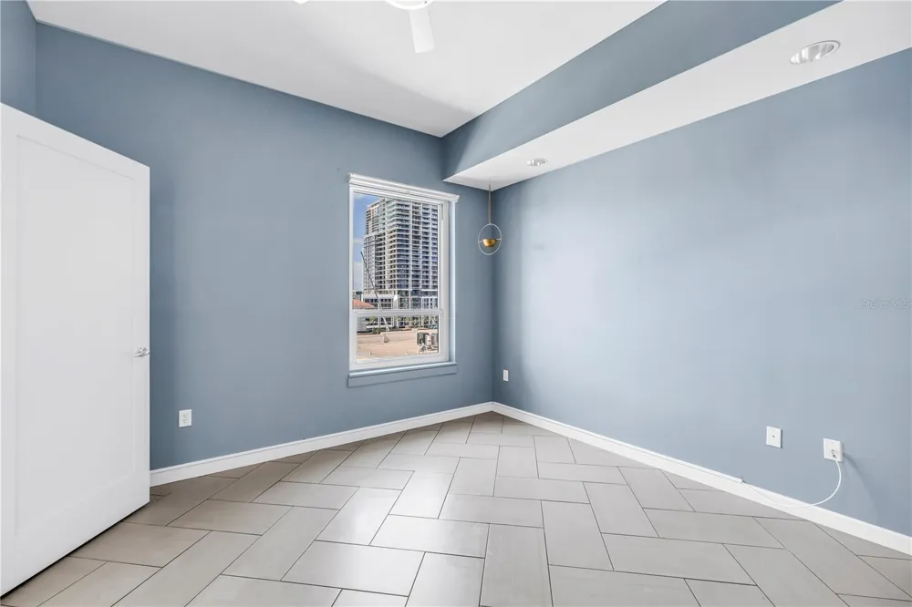 400 4TH AVENUE S #701 St Petersburg, FL 33701