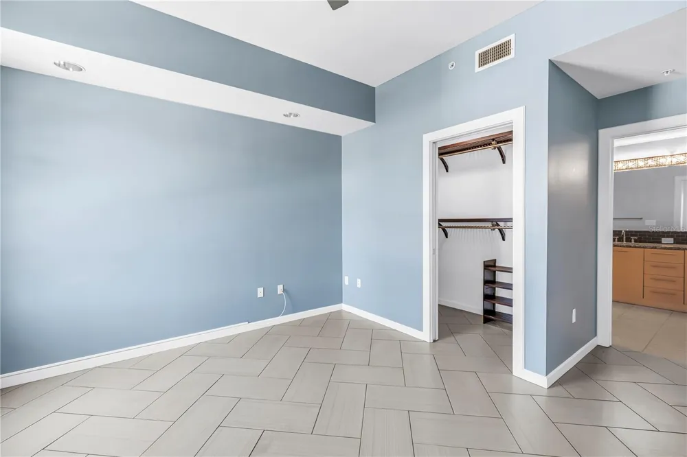 400 4TH AVENUE S #701 St Petersburg, FL 33701