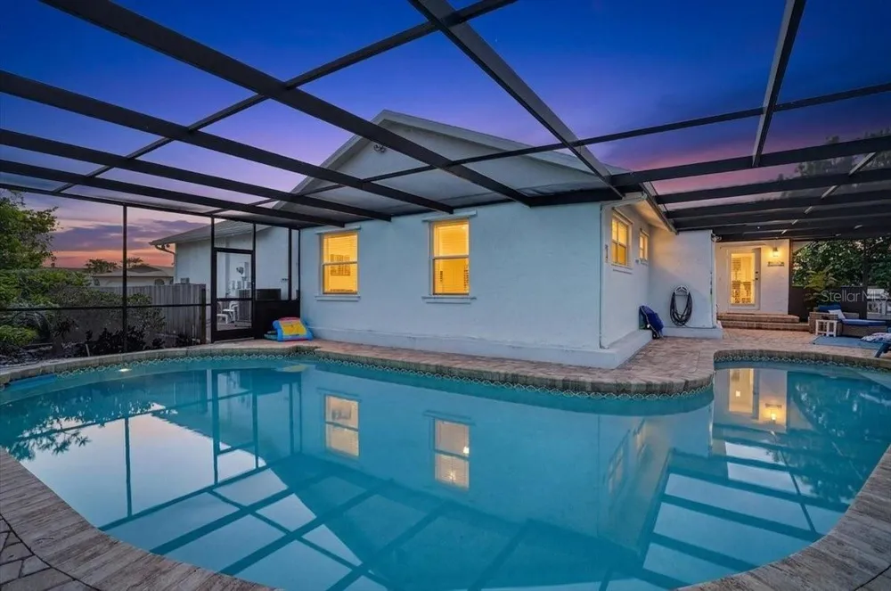 5016 MANGROVE POINT ROAD Bradenton, FL 34210