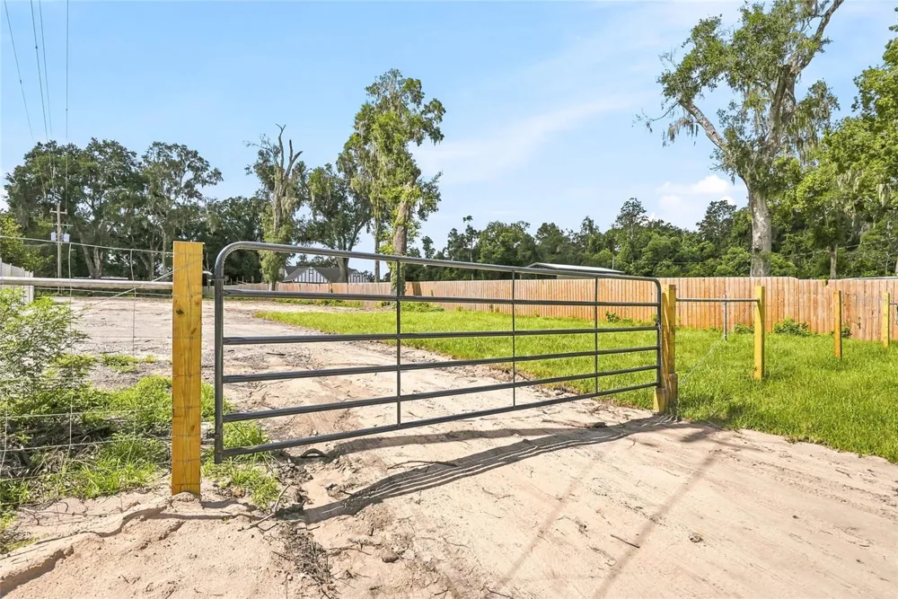 37670 FARR ROAD Dade City, FL 33523