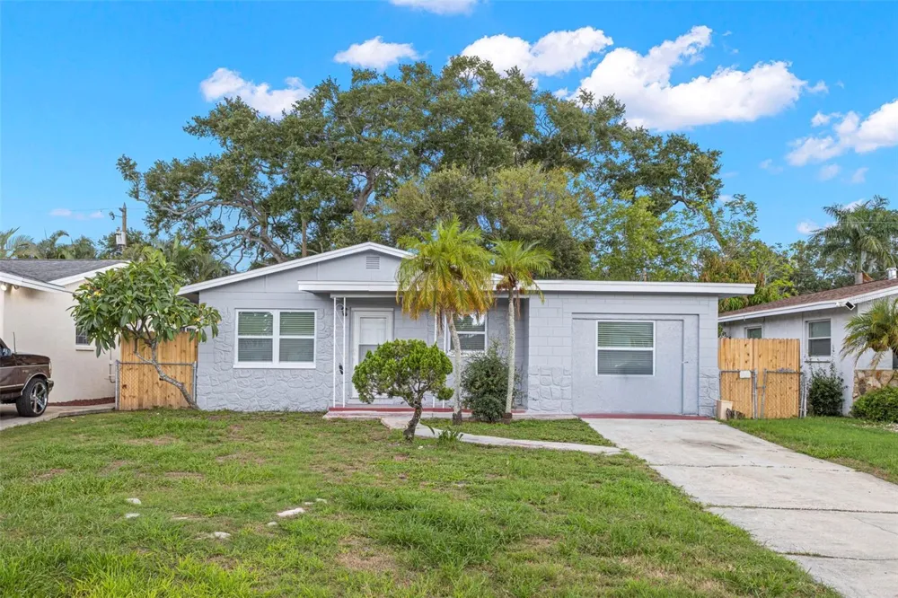 2443 26TH AVENUE S St Petersburg, FL 33712