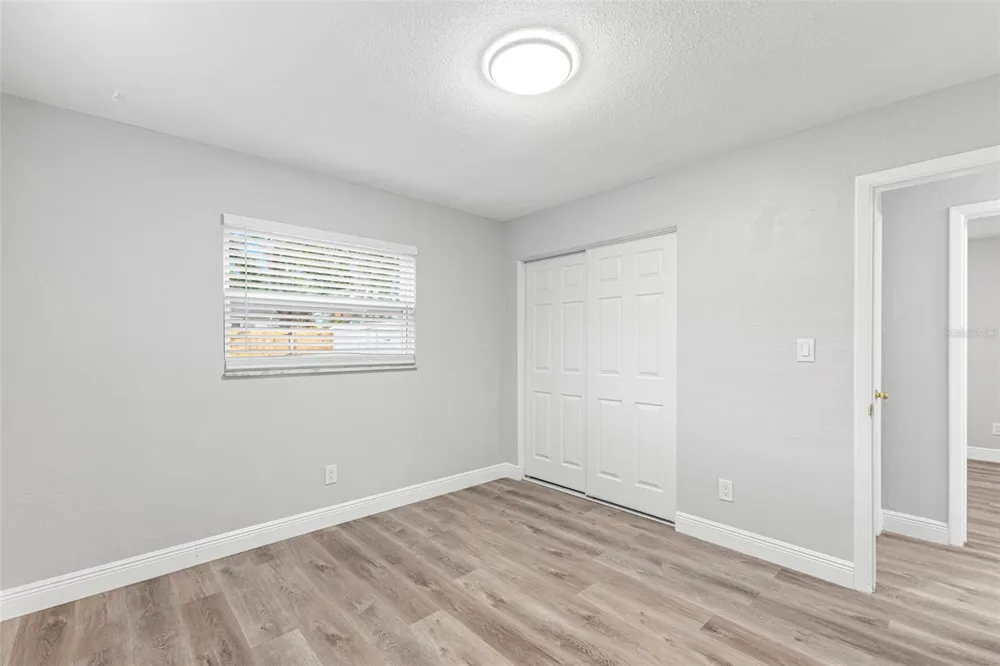 2443 26TH AVENUE S St Petersburg, FL 33712