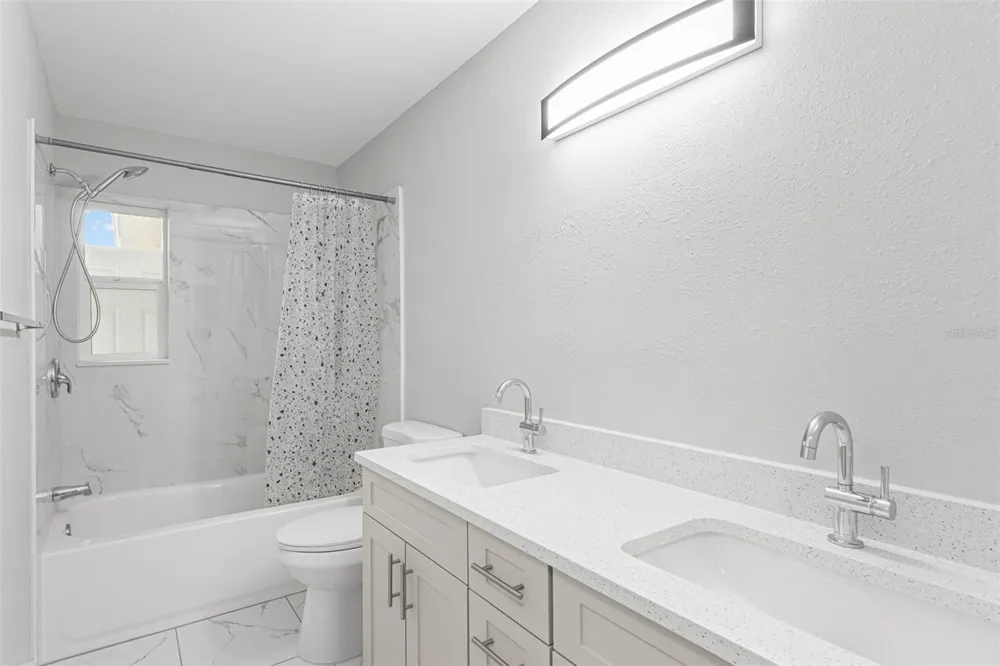 2443 26TH AVENUE S St Petersburg, FL 33712