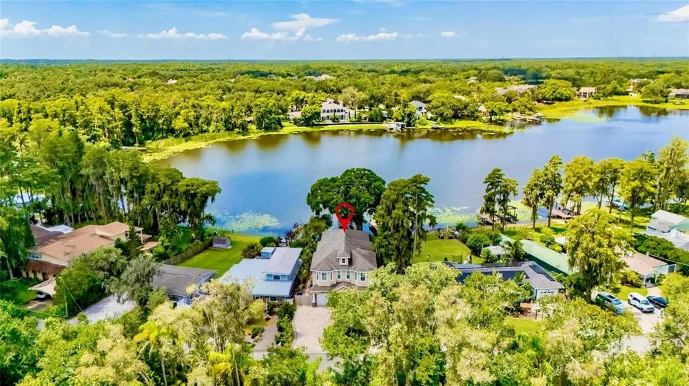 303 W CHAPMAN ROAD Lutz, FL 33548