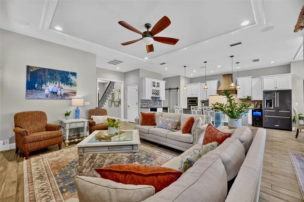 303 W CHAPMAN ROAD Lutz, FL 33548