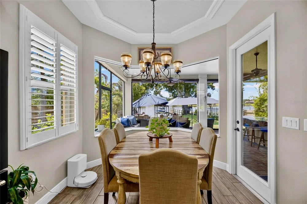 303 W CHAPMAN ROAD Lutz, FL 33548