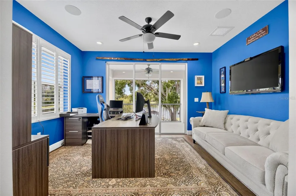 303 W CHAPMAN ROAD Lutz, FL 33548