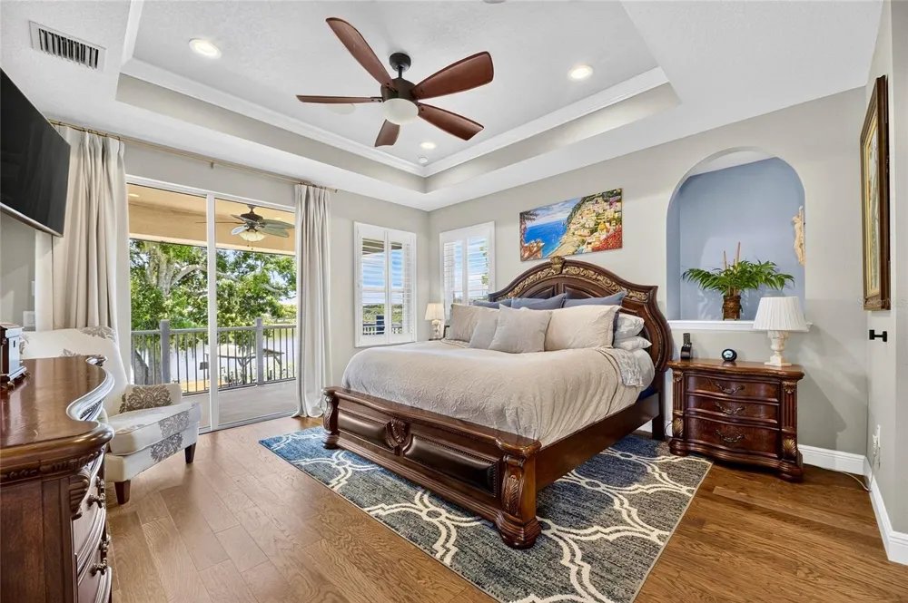 303 W CHAPMAN ROAD Lutz, FL 33548