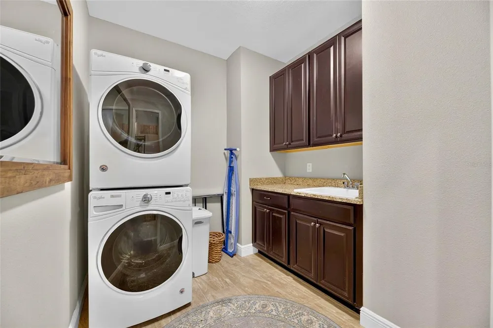 303 W CHAPMAN ROAD Lutz, FL 33548