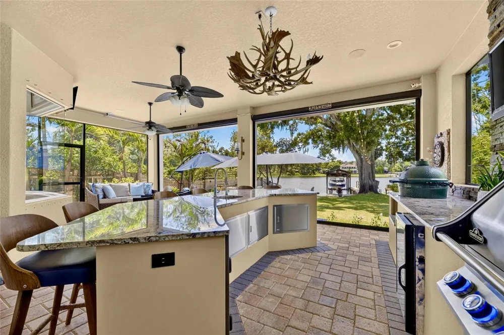 303 W CHAPMAN ROAD Lutz, FL 33548