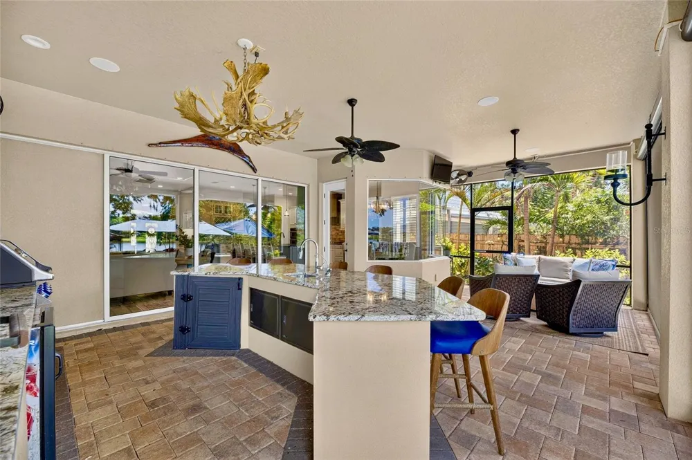 303 W CHAPMAN ROAD Lutz, FL 33548