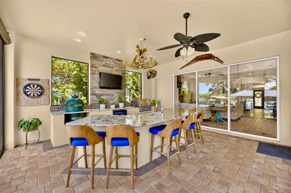 303 W CHAPMAN ROAD Lutz, FL 33548