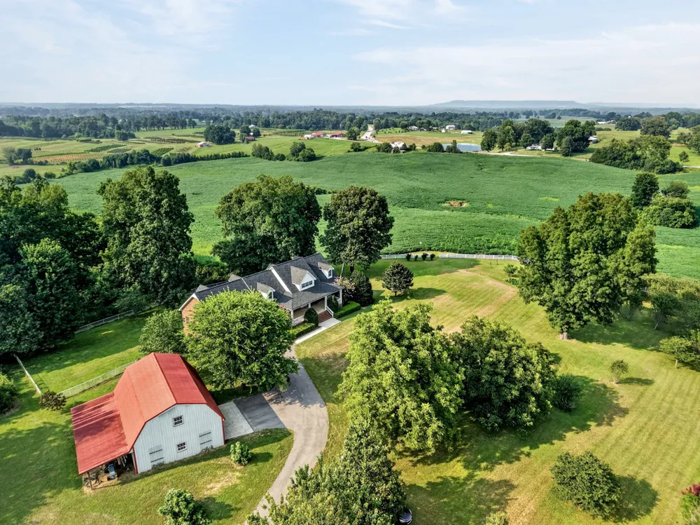 3667 Locke Bend Rd Rock Island, TN 38581