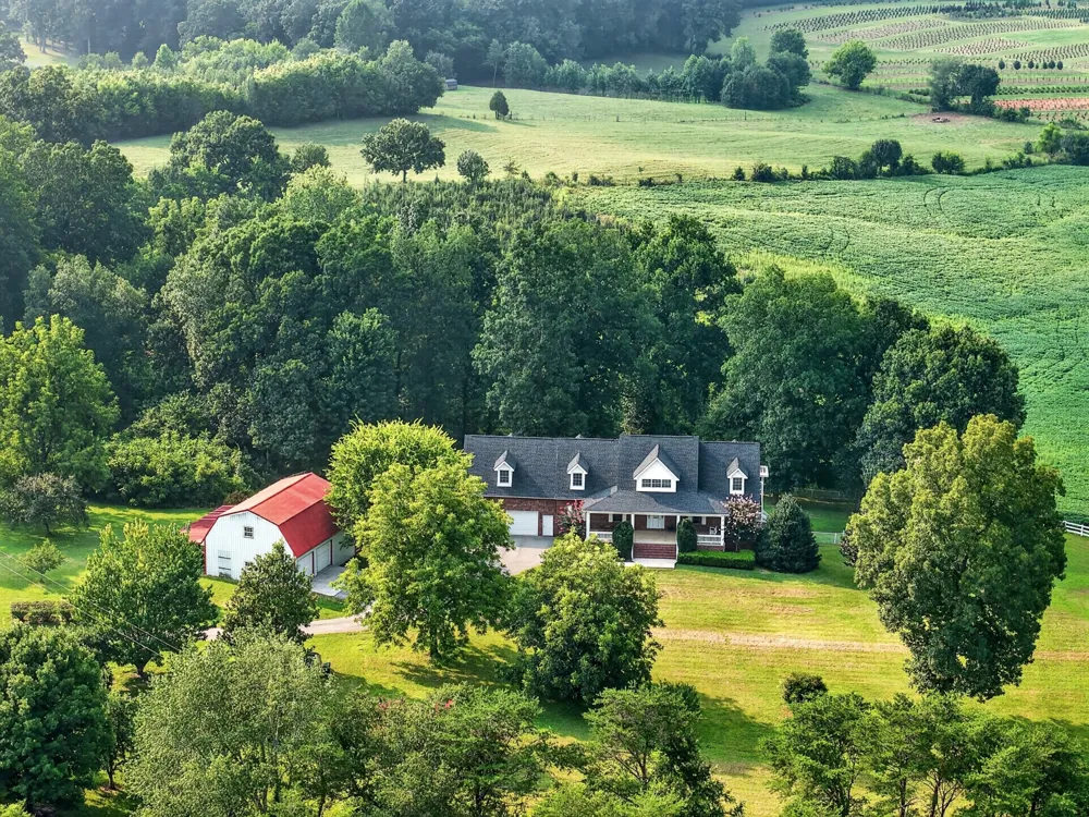 3667 Locke Bend Rd Rock Island, TN 38581