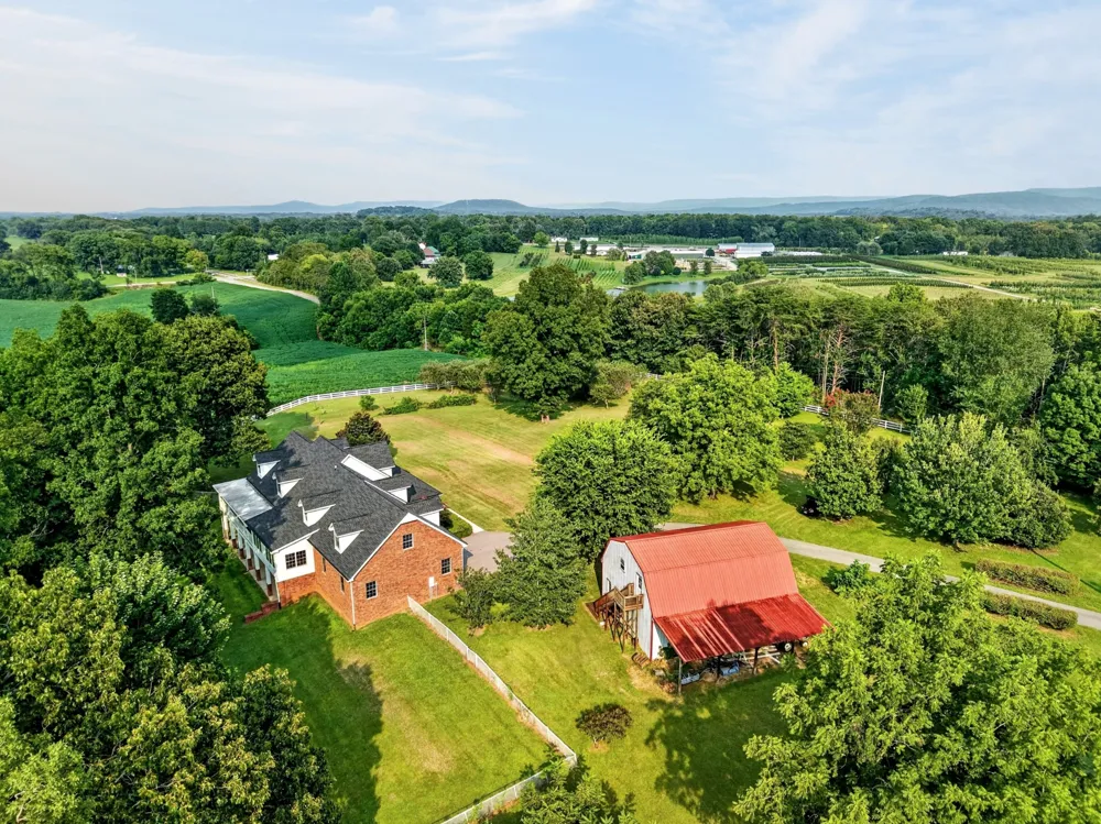 3667 Locke Bend Rd Rock Island, TN 38581