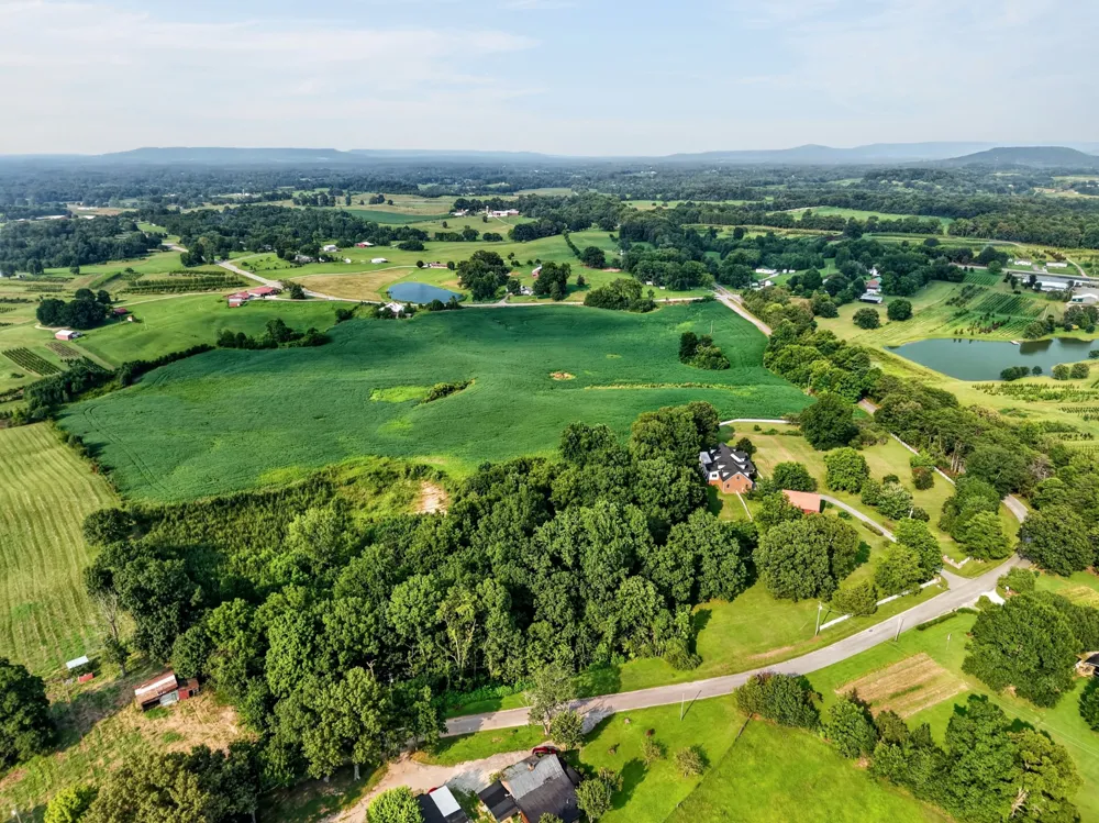 3667 Locke Bend Rd Rock Island, TN 38581