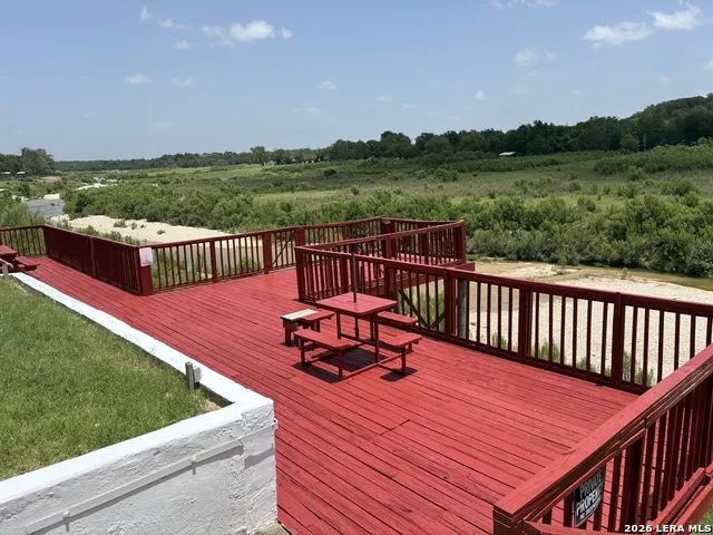 272 Lakeshore Dr Bandera, TX 78003