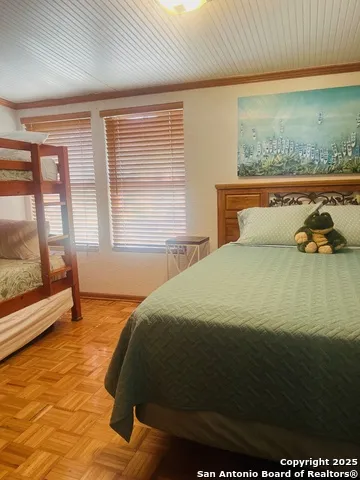 272 Lakeshore Dr Bandera, TX 78003