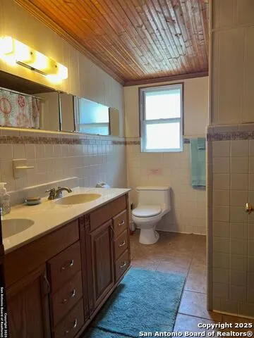 272 Lakeshore Dr Bandera, TX 78003