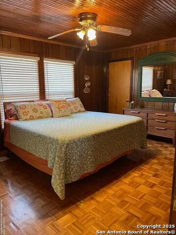272 Lakeshore Dr Bandera, TX 78003