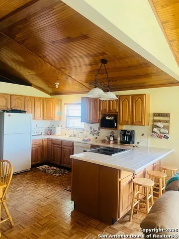 272 Lakeshore Dr Bandera, TX 78003