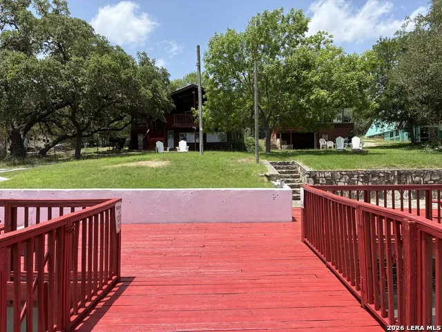 272 Lakeshore Dr Bandera, TX 78003