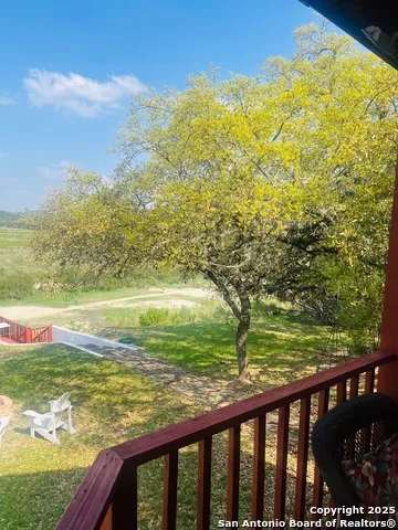 272 Lakeshore Dr Bandera, TX 78003