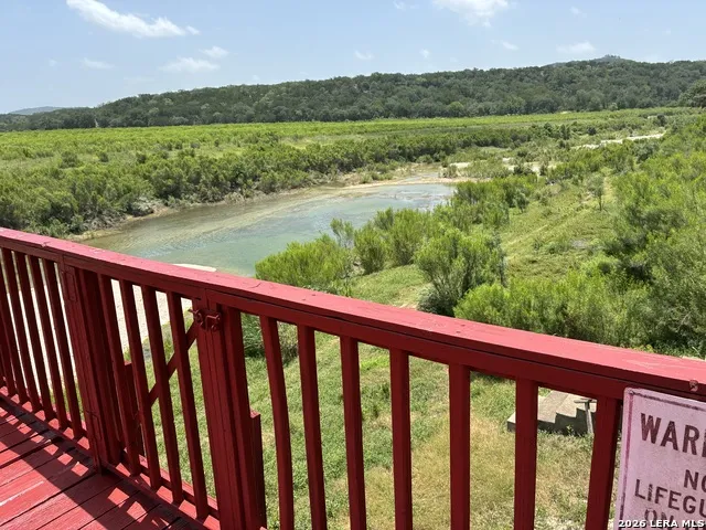 272 Lakeshore Dr Bandera, TX 78003