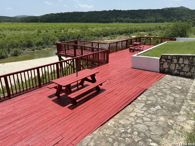 272 Lakeshore Dr Bandera, TX 78003