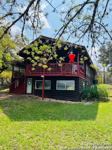 272 Lakeshore Dr Bandera, TX 78003
