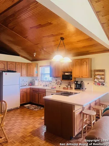 272 Lakeshore Dr Bandera, TX 78003