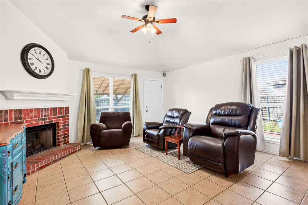 825 Rowdy Drive Royse City, TX 75189