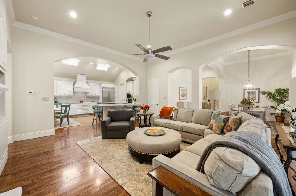805 Creekview Lane Colleyville, TX 76034