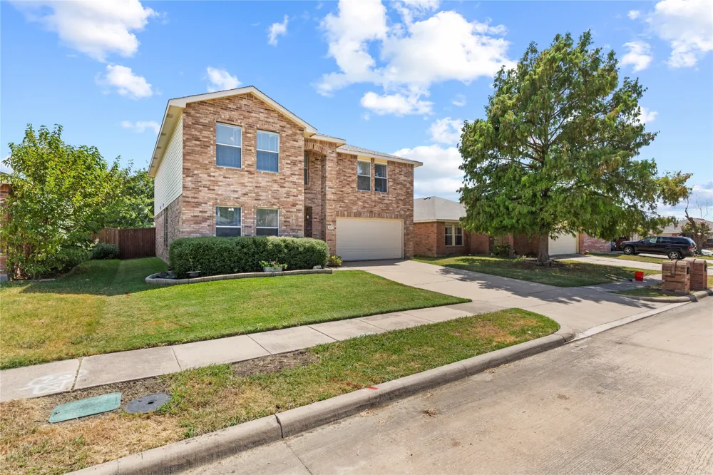 2212 Plum Court Little Elm, TX 75068