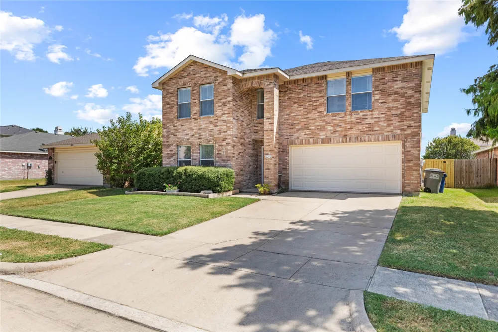 2212 Plum Court Little Elm, TX 75068
