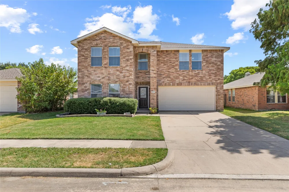 2212 Plum Court Little Elm, TX 75068