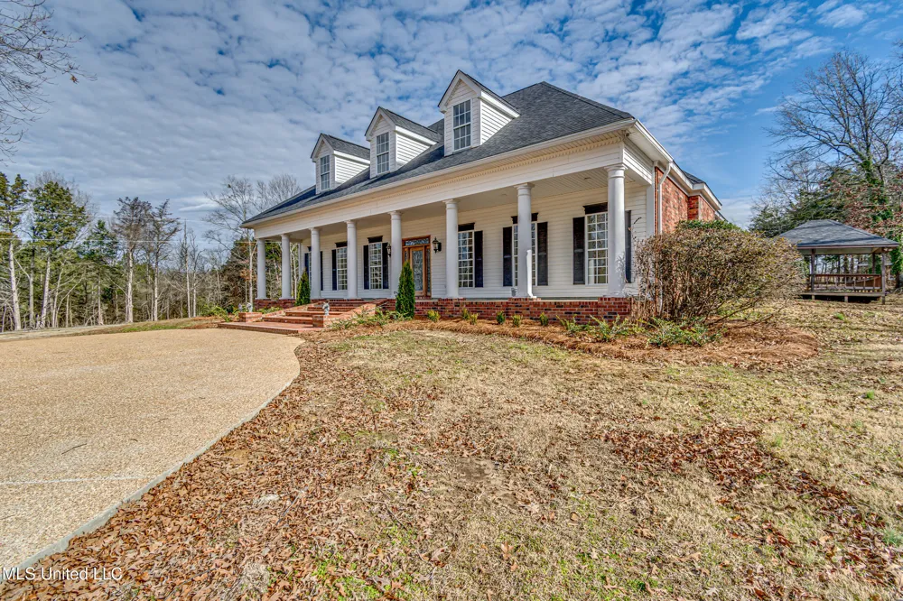 200 Cripple Creek Road Canton, MS 39046