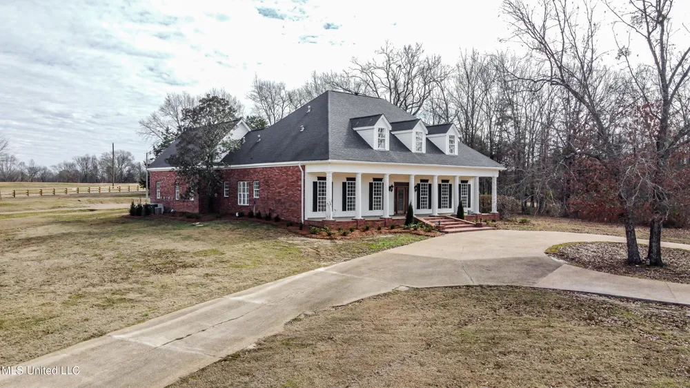 200 Cripple Creek Road Canton, MS 39046