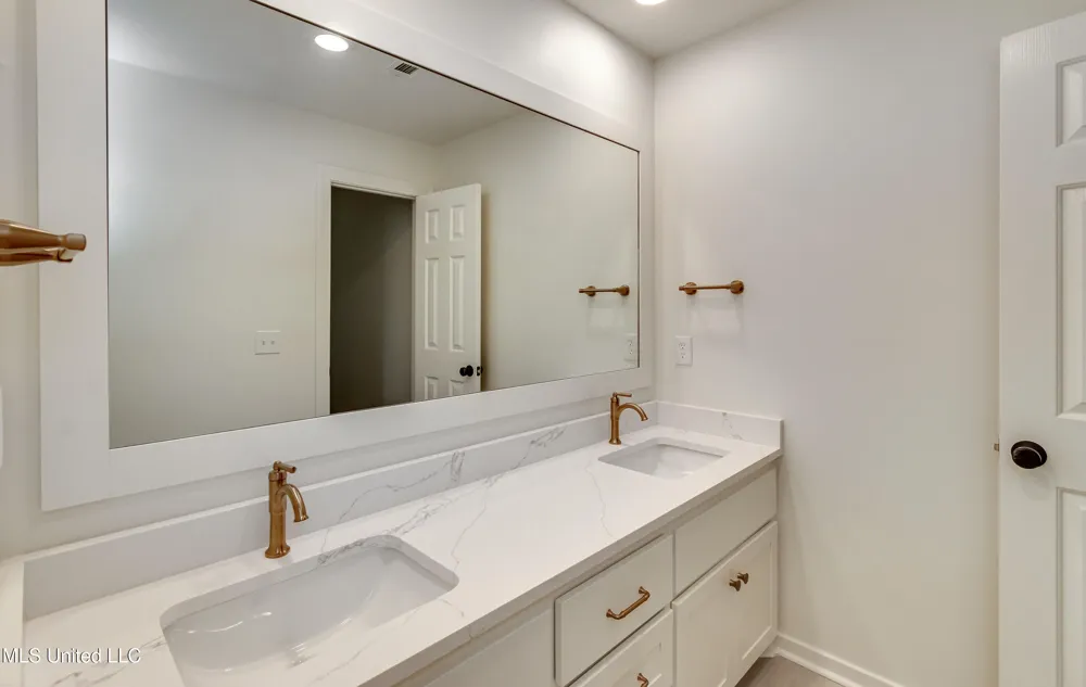 200 Cripple Creek Road Canton, MS 39046