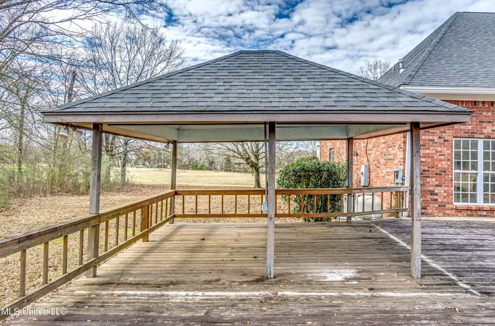 200 Cripple Creek Road Canton, MS 39046