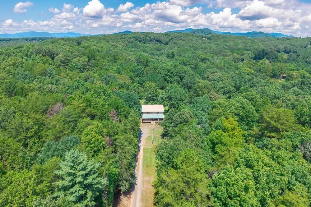495 Dockery Lane Mineral Bluff, GA 30559