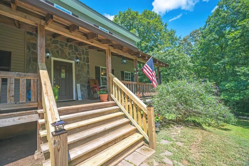 495 Dockery Lane Mineral Bluff, GA 30559
