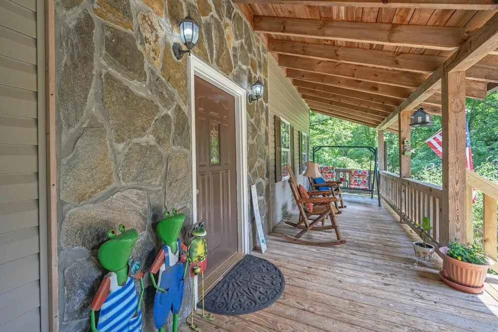 495 Dockery Lane Mineral Bluff, GA 30559