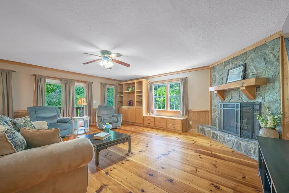 495 Dockery Lane Mineral Bluff, GA 30559