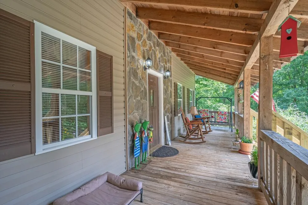 495 Dockery Lane Mineral Bluff, GA 30559