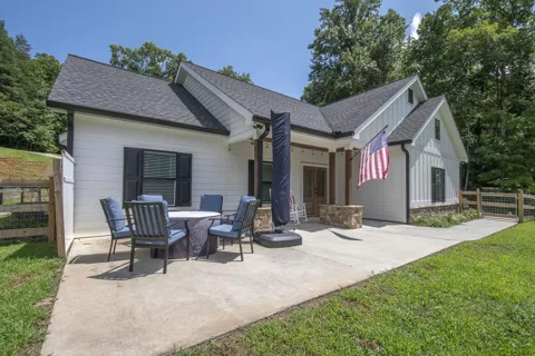 346 Woodland Lane