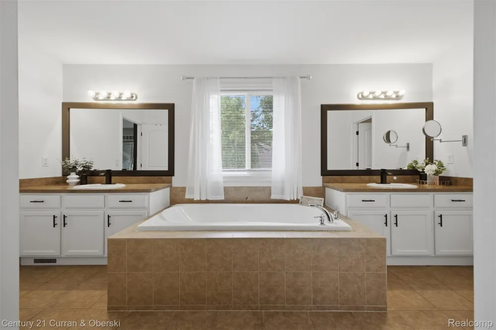 26643 Carly Drive Brownstown Charter Township, MI 48174