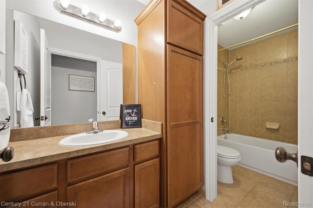 26643 Carly Drive Brownstown Charter Township, MI 48174