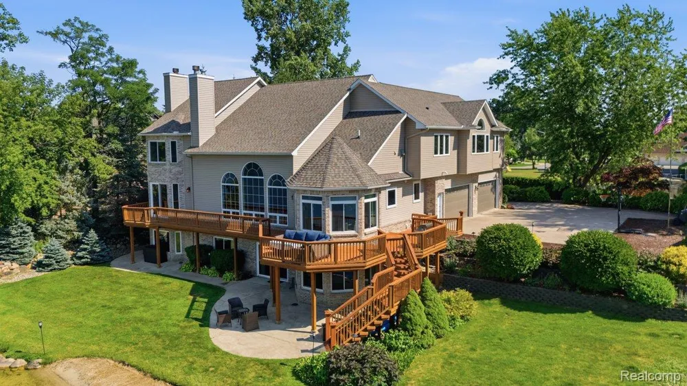 9669 Steephollow Drive White Lake Charter Township, MI 48386